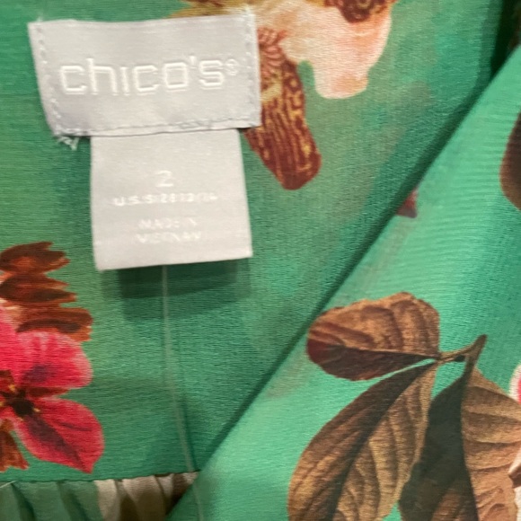 Chico's Green Floral Blouse - Picture 2 of 6